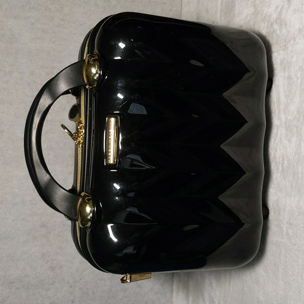 Marcy McKenna, 2-in-1 Essential Hamptons Collection,Hard Side Beauty Case- Black